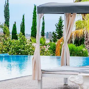 https://villalaperla.sicilyhotelsitaly.net