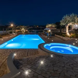 https://dimora-villa-ada.sicilyhotelsitaly.net